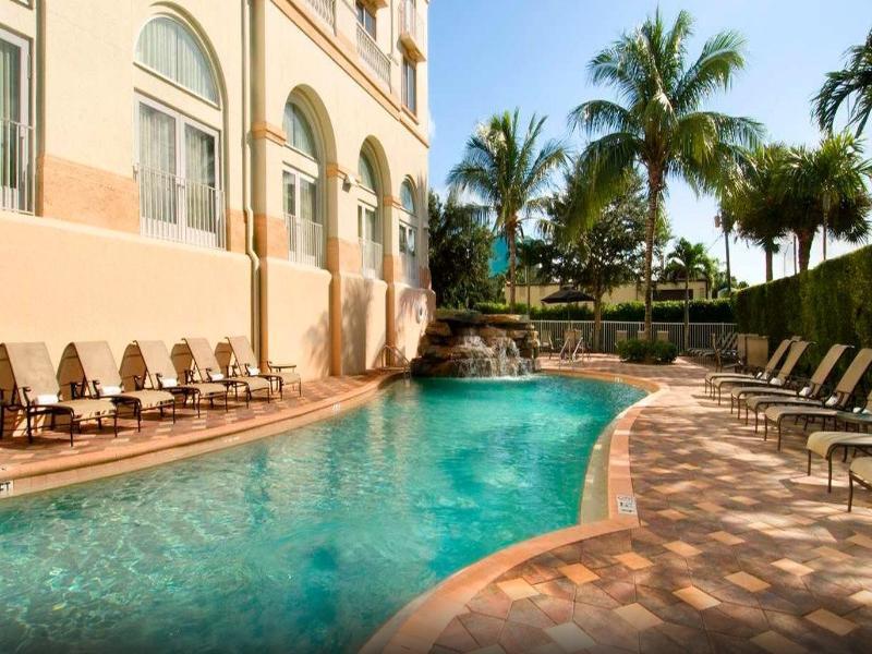 Hilton Naples Hotel Exterior photo