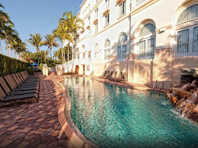 Hilton Naples Hotel Exterior photo