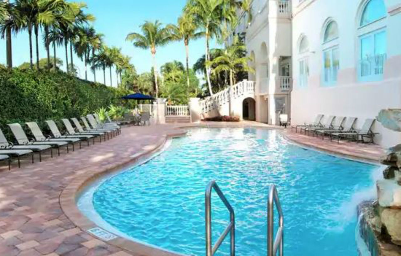 Hilton Naples Hotel Exterior photo